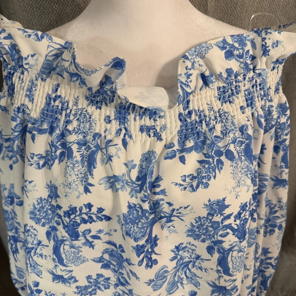 Tuckernuck Marguerite Top Women's Size M white blue floral off shoulder blouse